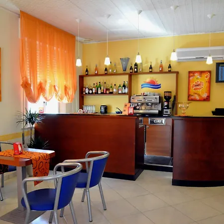 Hotel Holiday Beach 2*