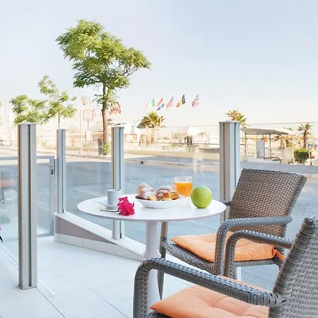 Holiday Beach 2* Viserbella di Rimini