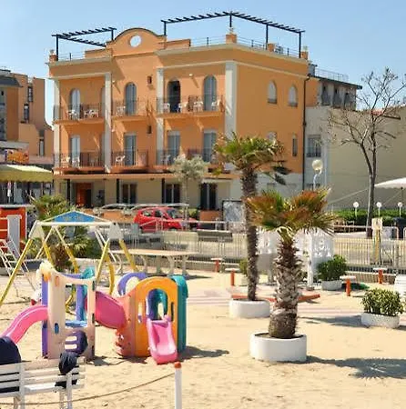 Holiday Beach 2*