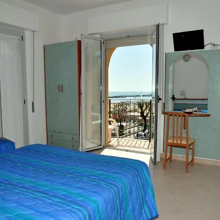 Holiday Beach 2* Viserbella di Rimini