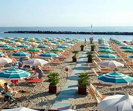 Holiday Beach Hotel