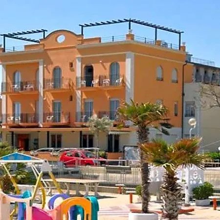 Hotel Holiday Beach Viserbella di Rimini