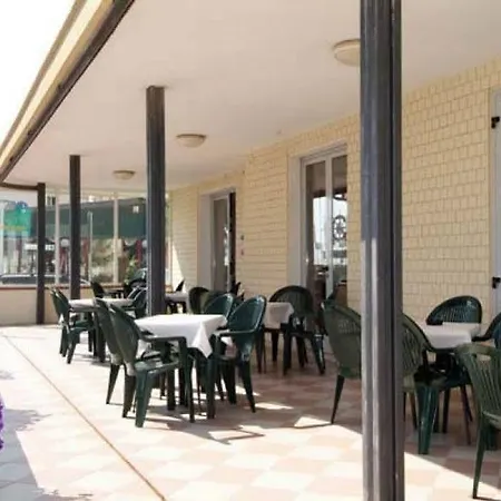 Hotel Holiday Beach